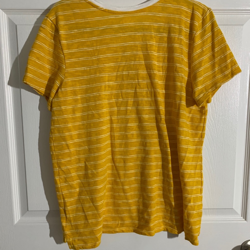 Yellow tee - Picture 2 of 2